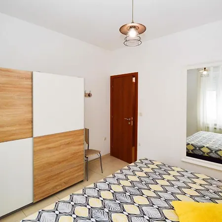 Apartman In - Istrien 11100 Póla
