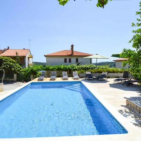 In - Istrien 11100 * 풀라