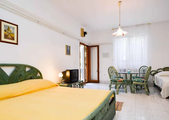 Studio In Pula - Istrien 11100