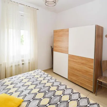 Studio Apartment Karolina II 11098 アパート