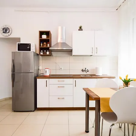 Studio In Pula - Istrien 11100 *