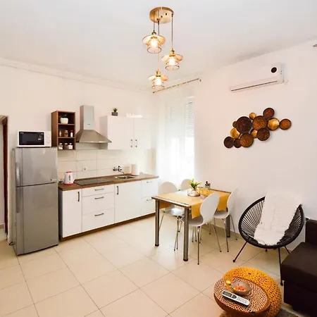 Studio Apartment Karolina II 11098 * プーラ