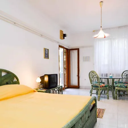 Studio Apartment Karolina II 11098