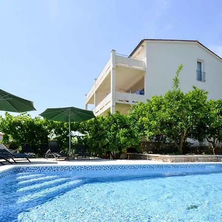 Studio Apartment Karolina II 11098 * プーラ