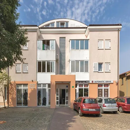 Studio In Pula - Istrien 11100 *