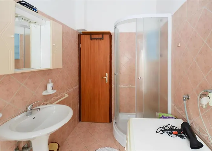 In - Istrien 11100 * Πούλα