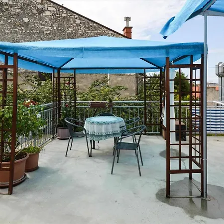 Studio In Pula - Istrien 11100 * Пула