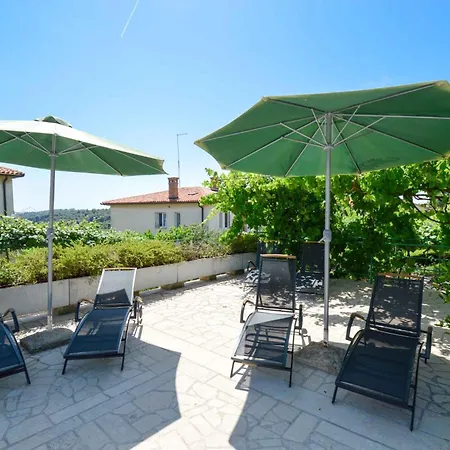 Studio In Pula - Istrien 11100 Пула