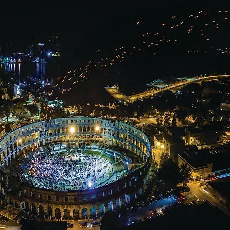 Studio In Pula - Istrien 11100 * Пула